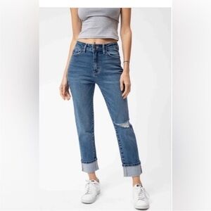 Nature Denim Mom Jean 
Mom Jeans/BoyFriend/Relaxed High
Rise med stone wash